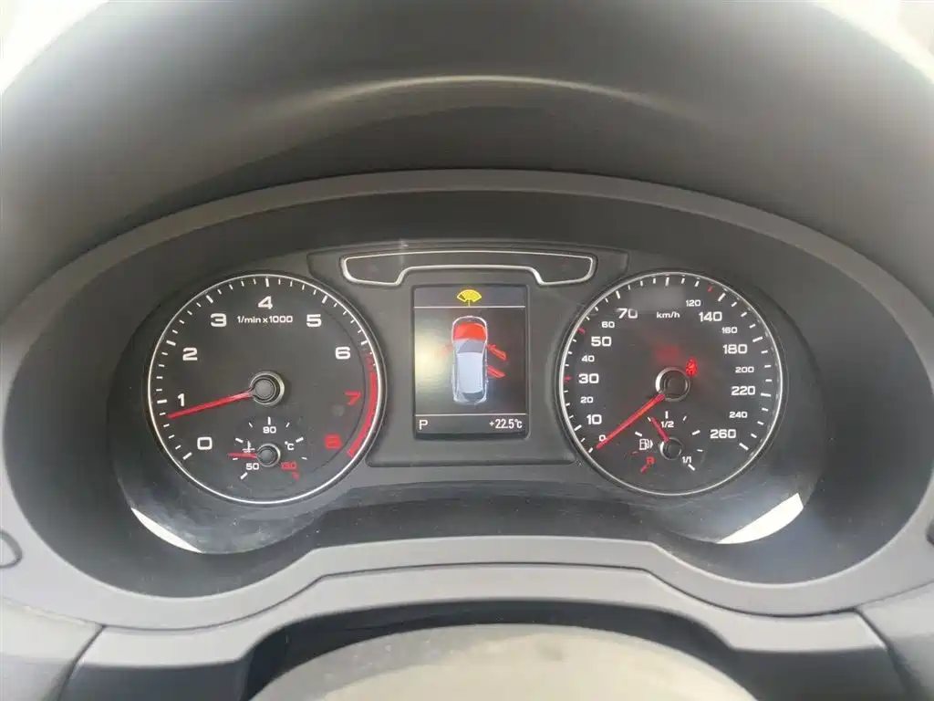 Audi Q3 2013 35 TFSI quattro Technology фото 4