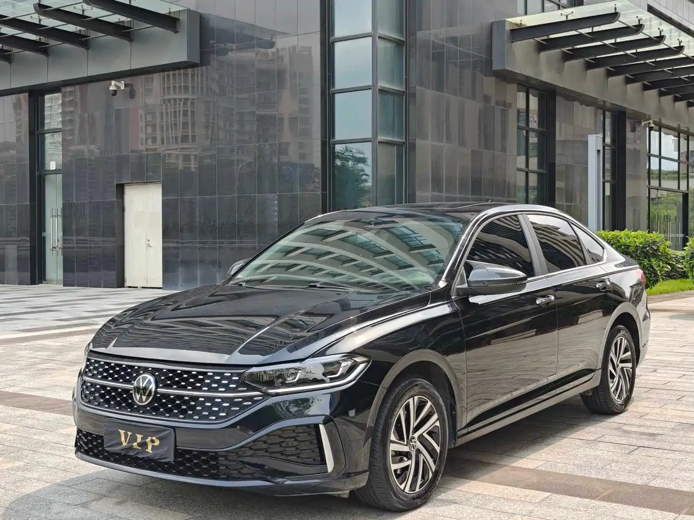 Volkswagen Lavida 2024 Model 300TSI DSG Starlight Full Comfort Edition фото 3