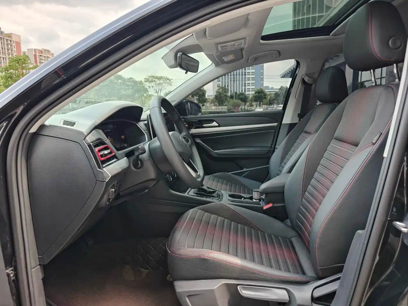 Volkswagen Lavida 2024 Model 300TSI DSG Starlight Full Comfort Edition фото 6