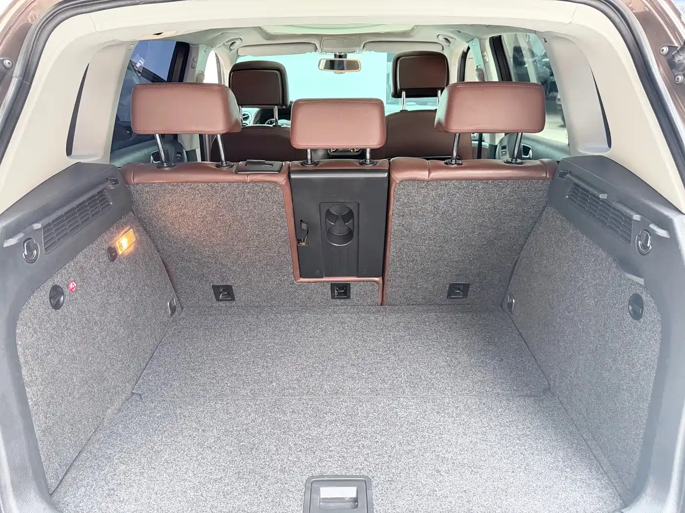 Volkswagen Tiguan 2012 2.0TSI Luxury Edition фото 13