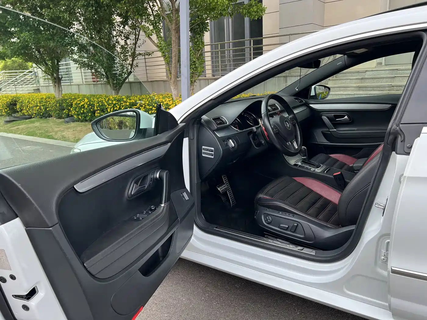 Volkswagen FAW-Volkswagen CC 2018 1.8TSI Luxury фото 14