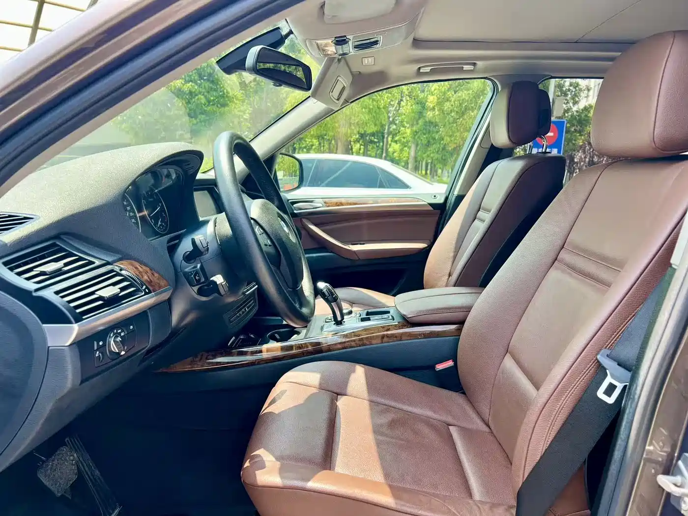 BMW X5 (Import) 2011 xDrive35i Leading Edition фото 3