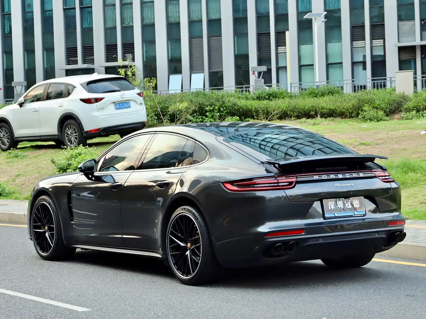 Porsche Panamera 2019 Panamera 2.9T фото 4