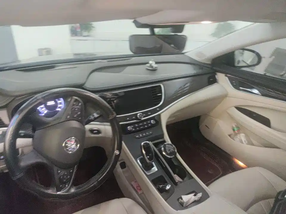 Фото 5 - Buick LaCrosse