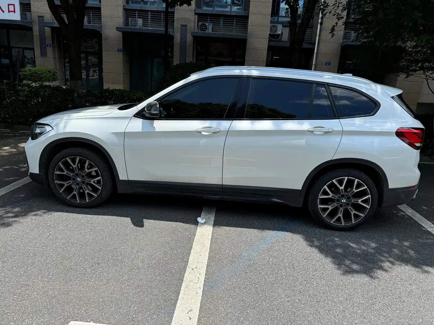 Фото 2 - BMW X1