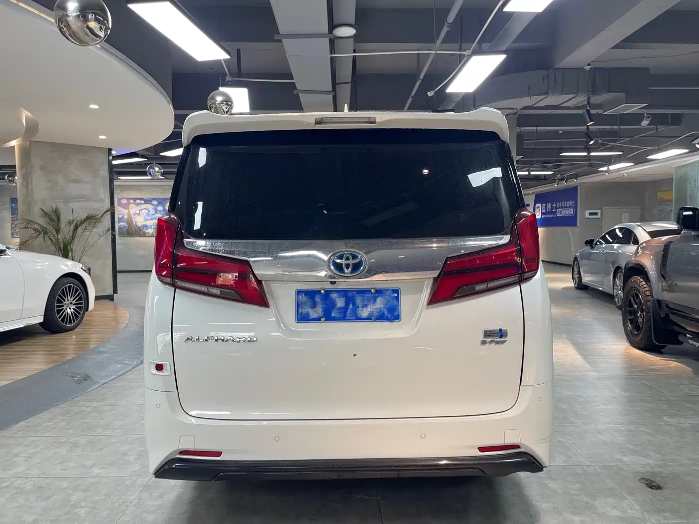 Toyota Alphard 2021 Hybrid 2.5L Luxury фото 5
