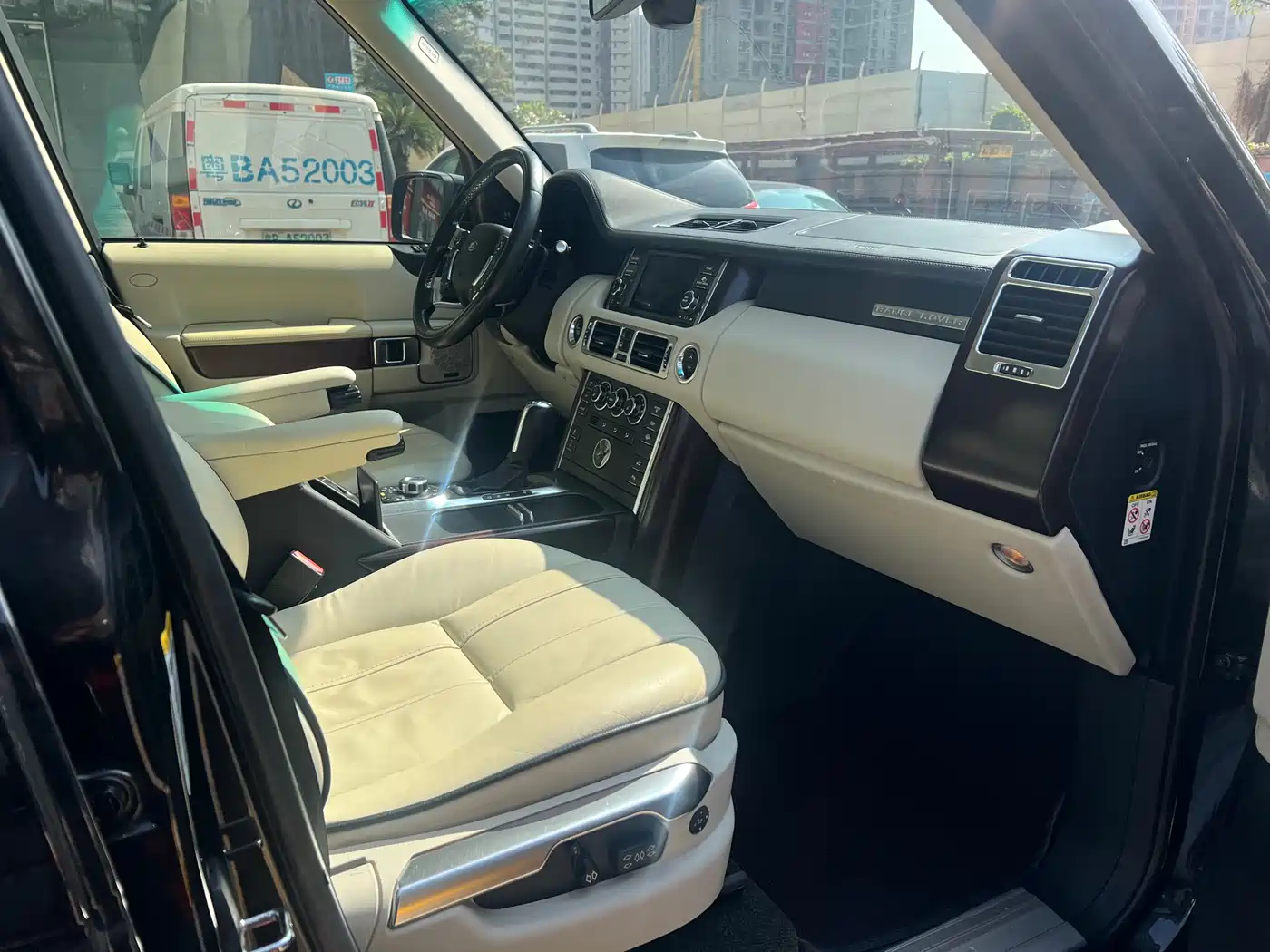 Land Rover Range Rover 2012 5.0 NA V8 фото 7