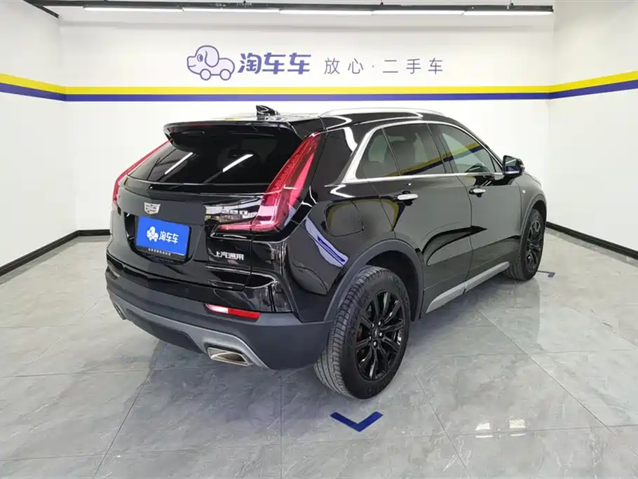 Cadillac XT4 2021 28T FWD Premium Edition фото 3