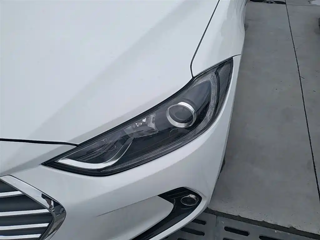 Hyundai Elantra 2016 Model 1.6L Automatic Smart Elite фото 24