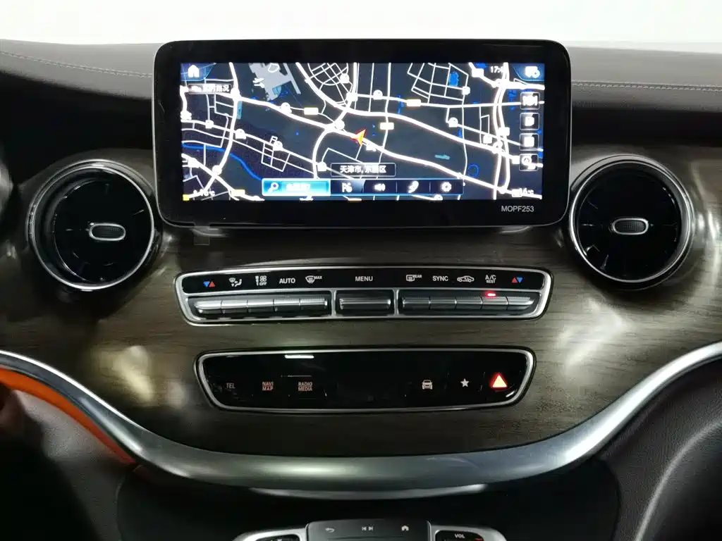 Mercedes-Benz V-Class 2021 V 260 L Long Wheelbase Luxury Edition фото 12