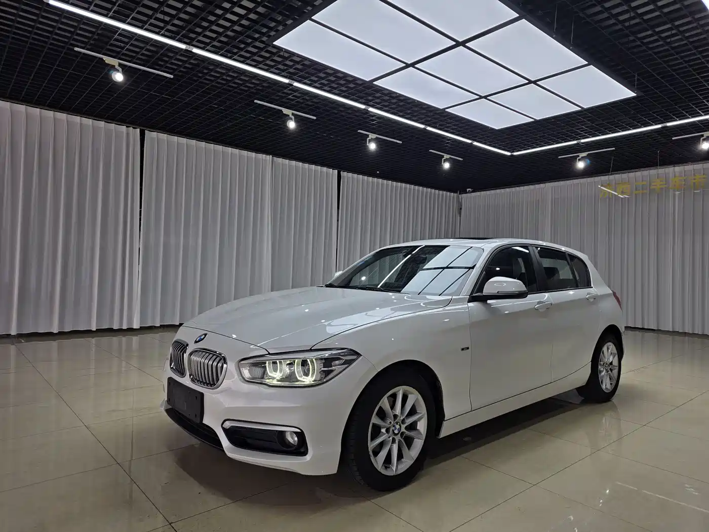 BMW 1 Series (Import) 2015 118i Urban Design Package