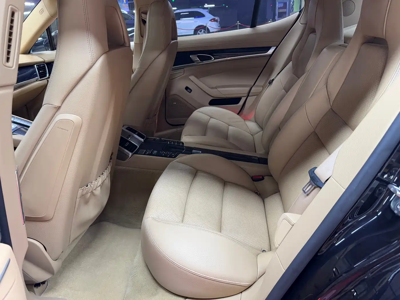Porsche Panamera 2014 Panamera 4 3.0T фото 36