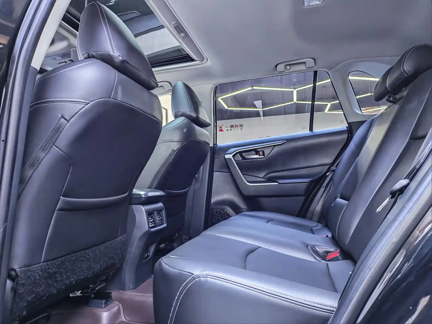 Toyota RAV4 Rongfang 2020 2.0L CVT 2WD Trend Edition фото 14