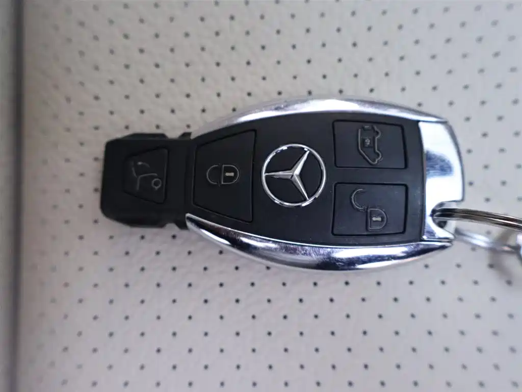 Mercedes-Benz V-Class 2022 V 260 Pilot Edition фото 26