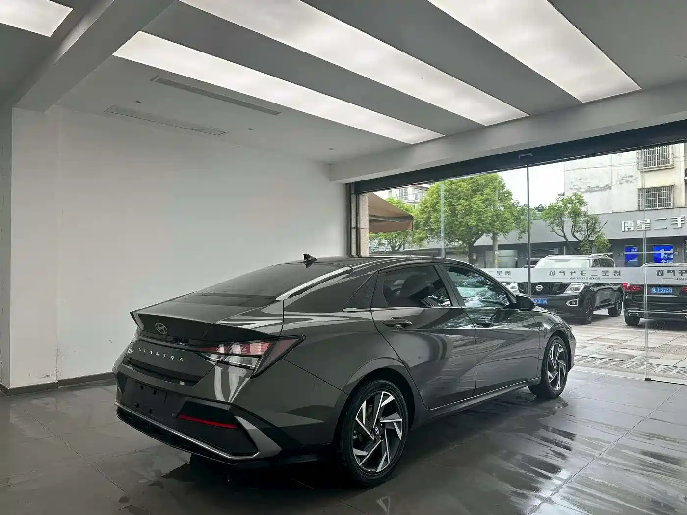 Hyundai Elantra 2023 1.5L CVT GLX Elite Edition фото 9