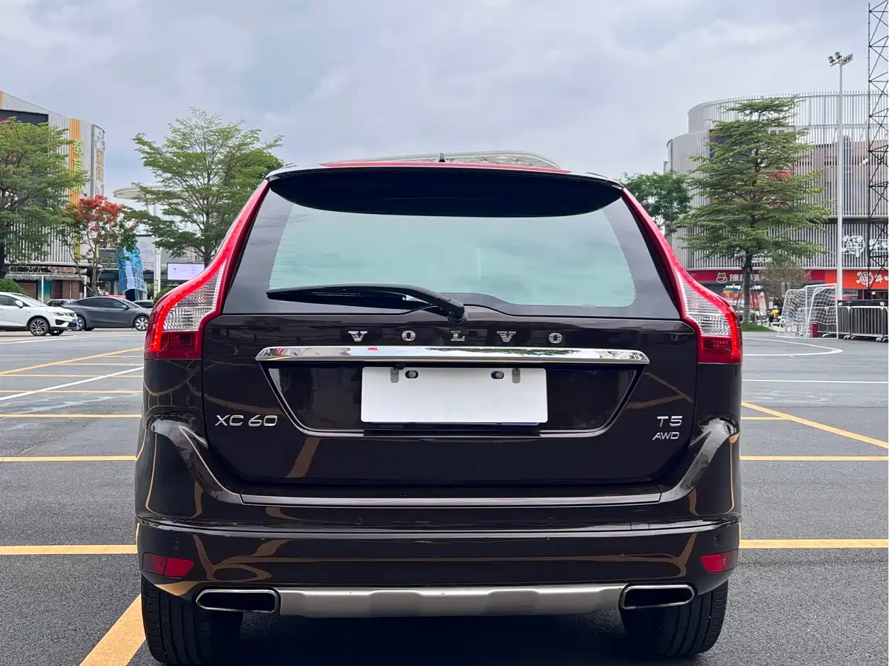 Фото 5 - Volvo XC60