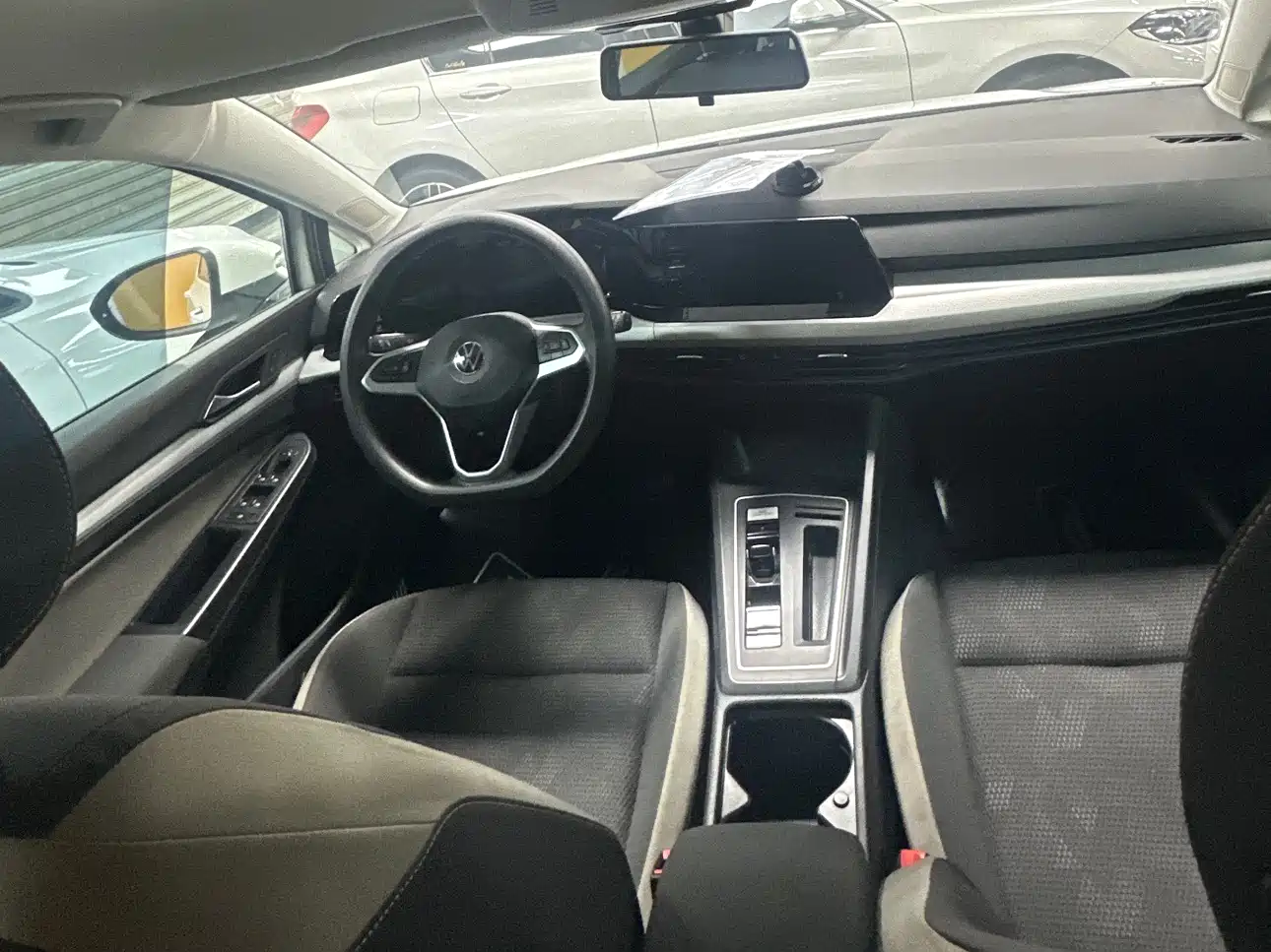 Volkswagen Golf 2021 200TSI DSG фото 7