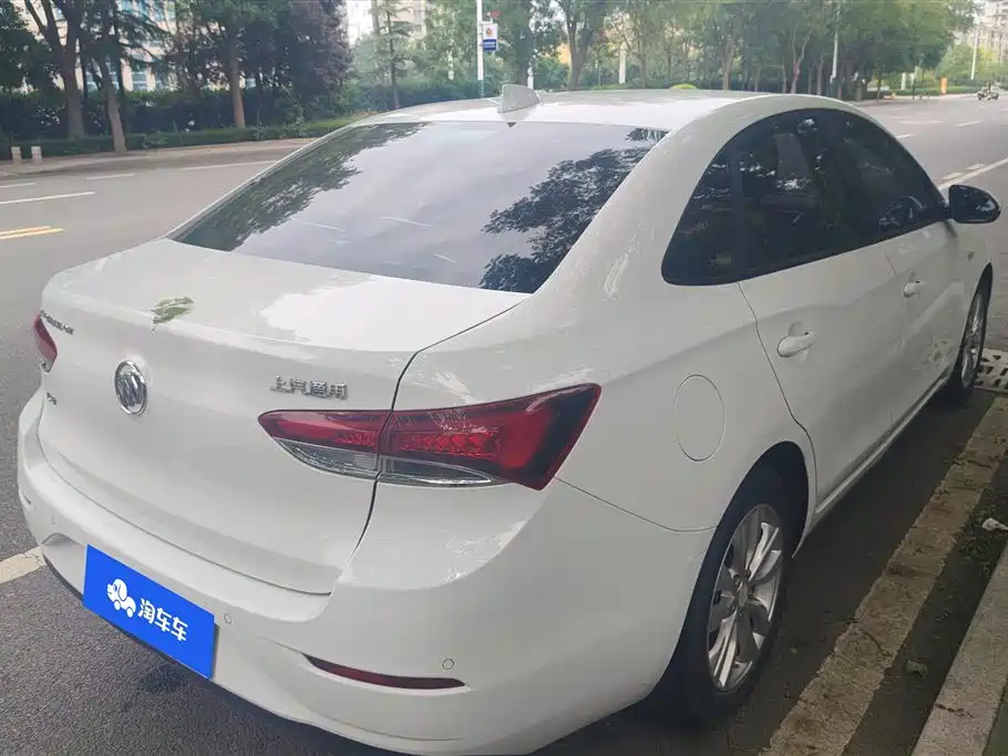 Buick Excelle 2018 15T Manual Elite (China V) фото 3