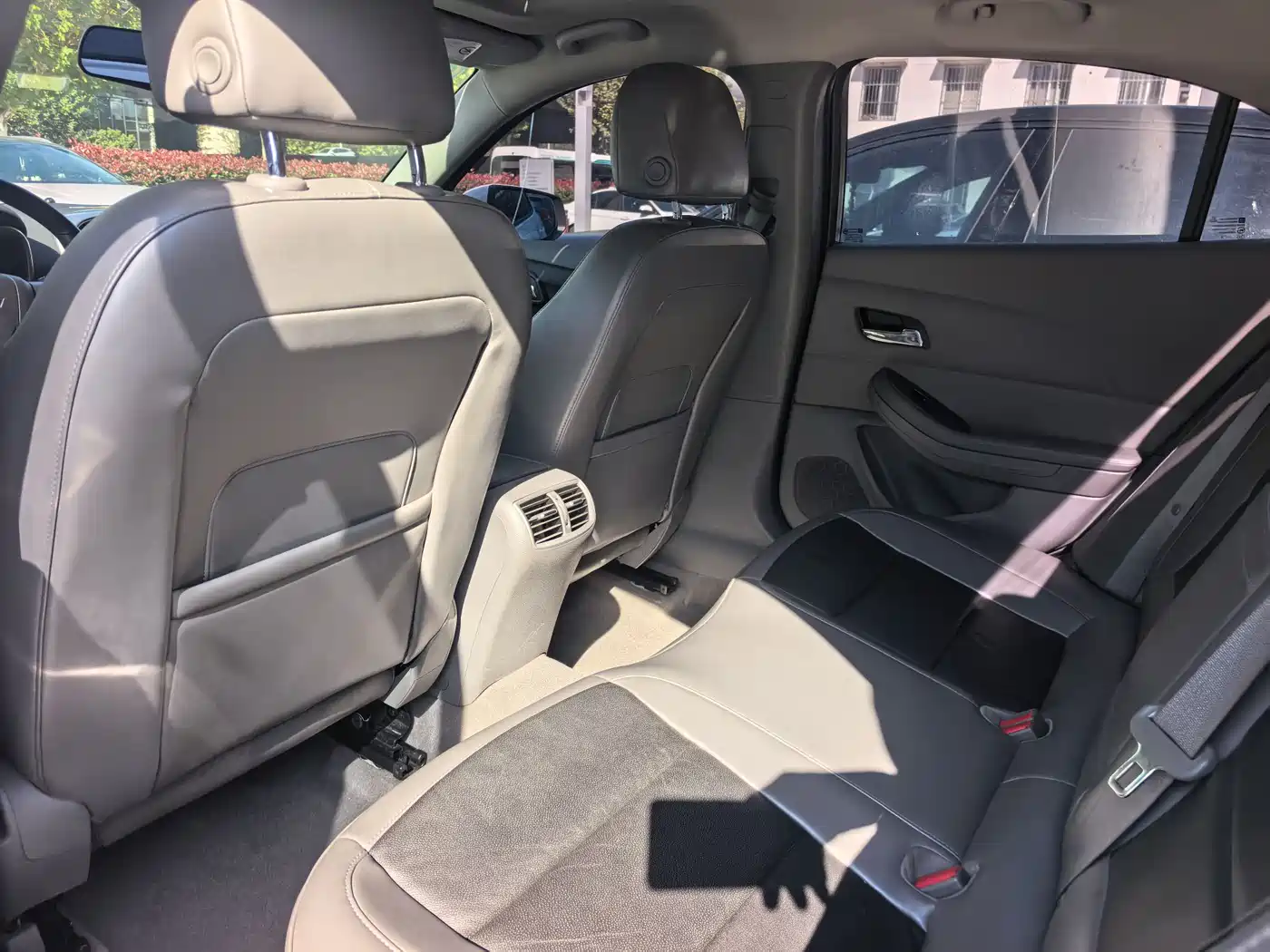 Chevrolet Malibu 2013 2.0L Automatic Luxury Edition фото 7