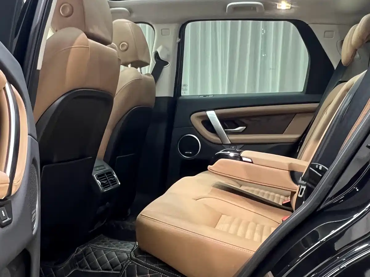 Land Rover Discovery Sport 2025 249PS Performance Tech Edition фото 11