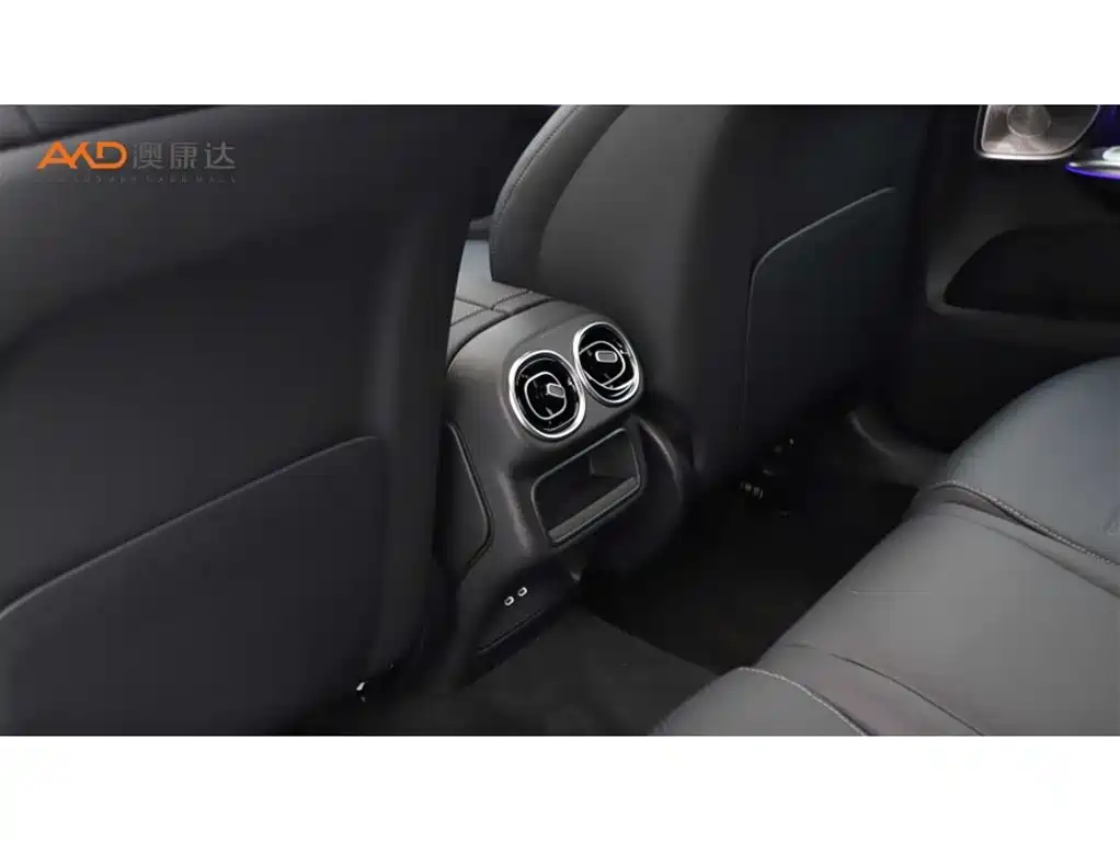Mercedes-Benz GLC Coupe 2024 Model GLC 300 4MATIC Coupe SUV фото 9