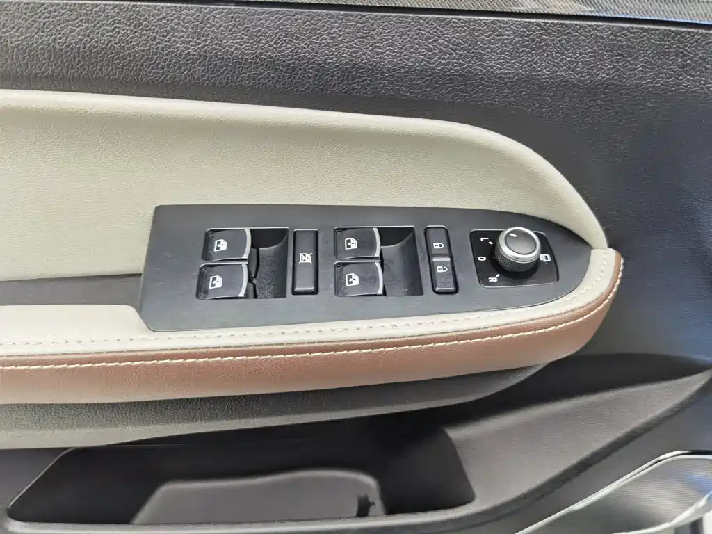 BAIC Huansu S5 2018 2017 1.3T CVT Premium
