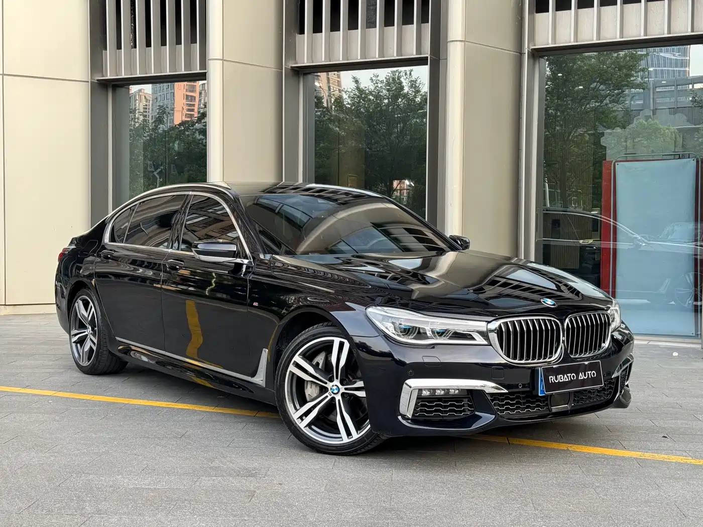 BMW 7 Series 2018 750Li xDrive M Sport Package фото 2