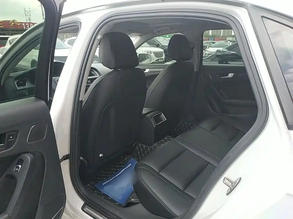 Audi A4L 2016 30 TFSI Collector's Edition Automatic Comfort фото 17