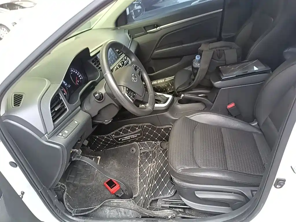Hyundai Elantra 2020 1.5L CVT Smart Style·Elite фото 15