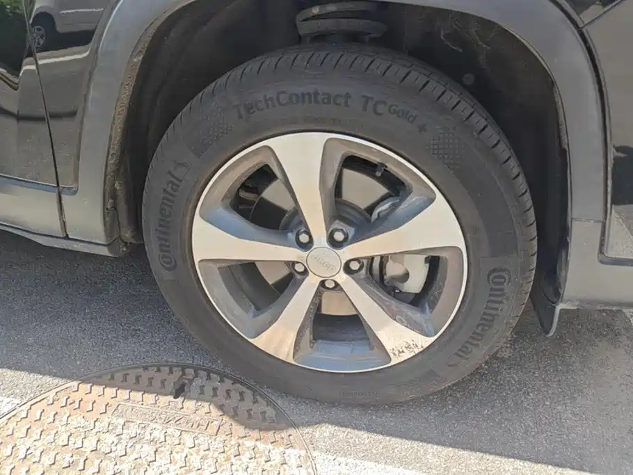 Jeep Cherokee 2021 2020 2.0T AWD Luxury Edition
