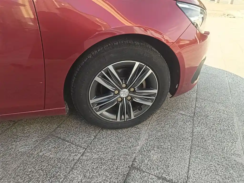 Peugeot 308 2018 1.6L Auto Luxury Edition фото 23