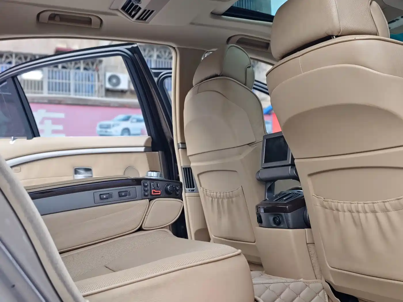 BMW 7 Series 2005 Model 740Li фото 17