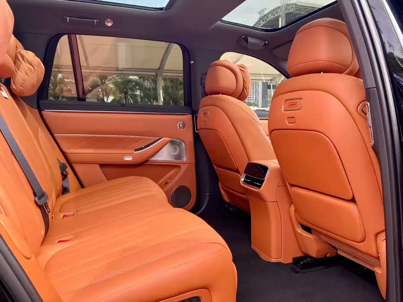 AITO Wenjie AITO M8 2025 Range Extender Max+ Edition 53.4kWh 5-seater фото 5