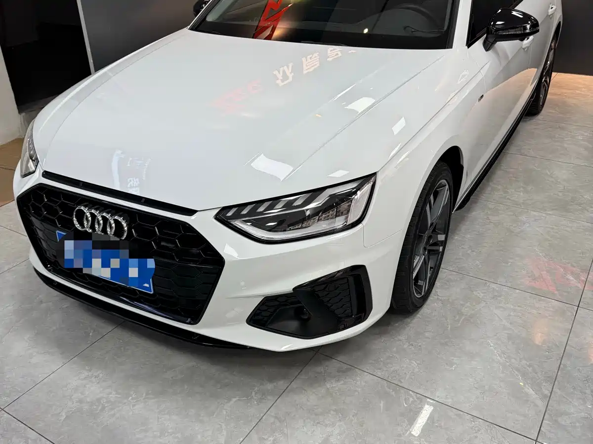 Audi A4L 2022 40 TFSI Luxury Dynamic