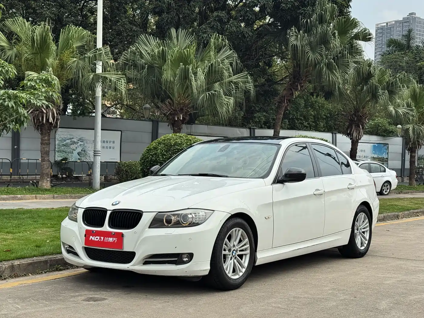 BMW 3 Series (Import) 2010 320i Luxury