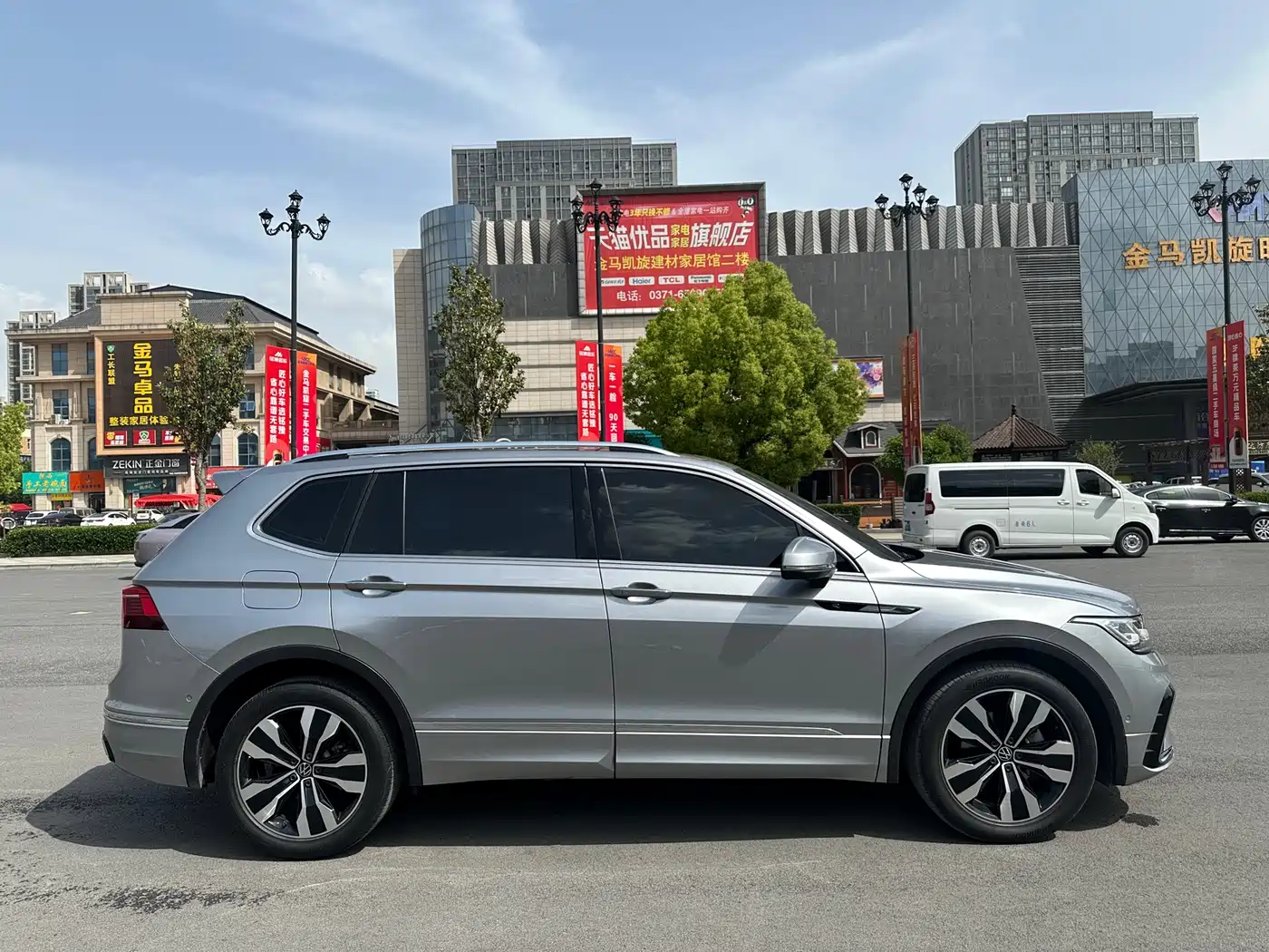 Volkswagen Tiguan L 2022 380TSI Automatic 4WD R-Line Flagship 7-Seater фото 4
