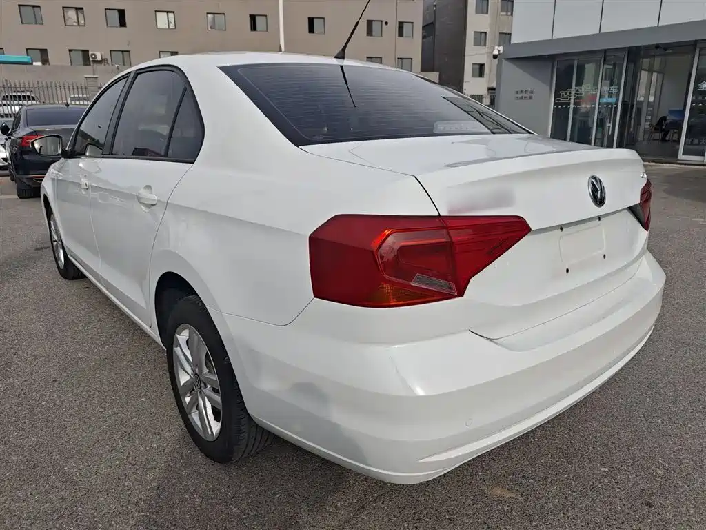 Volkswagen Jetta 2019 Dream Edition 1.4L Manual Fashion фото 8