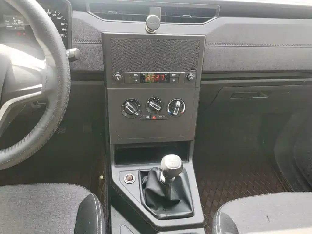 Wuling Motors Wuling Journey 2023 2022 2.0L Manual Startup Edition