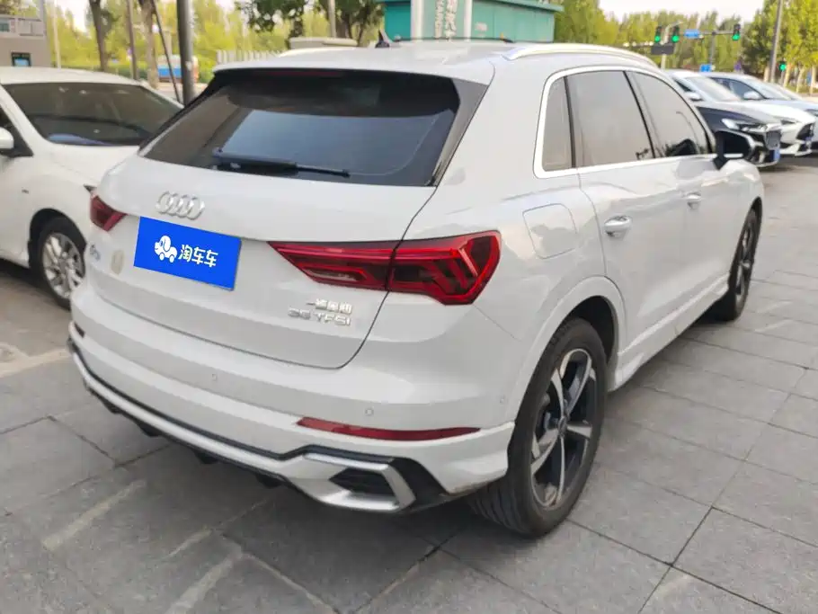 Audi Q3 2025 2024 35 TFSI Fashion Sport