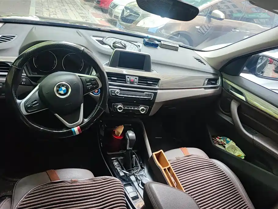 BMW X1 2019 sDrive18Li Premium Model фото 12