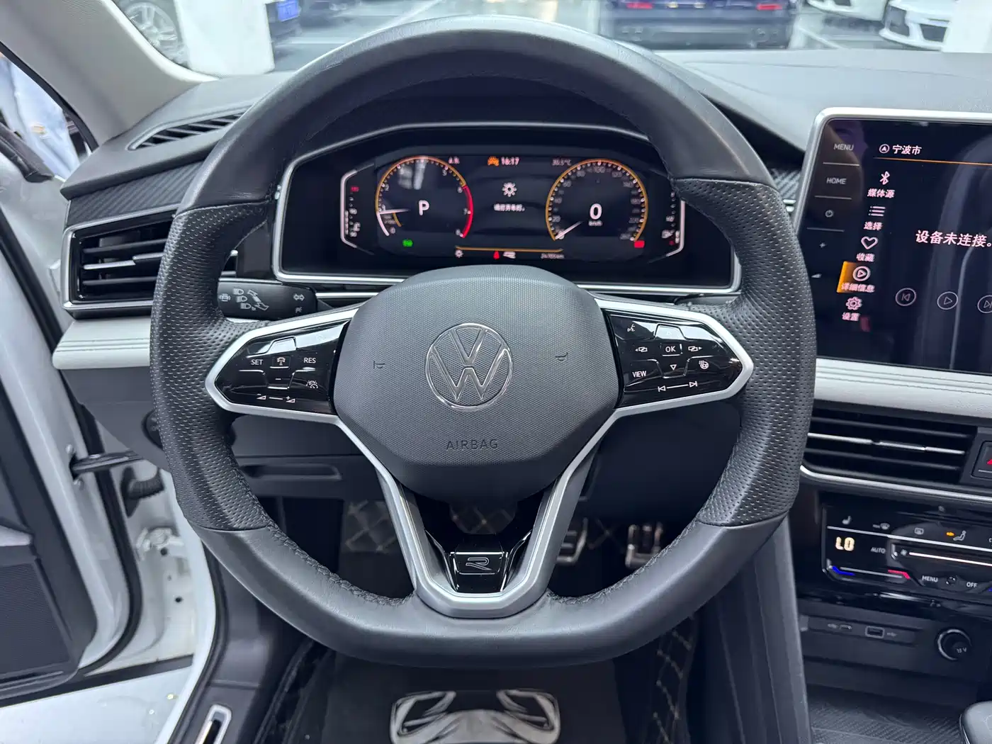 Volkswagen Tiguan L 2023 330TSI Auto 2WD R-Line Premium Edition фото 7