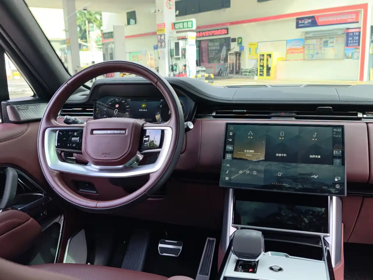 Land Rover Range Rover 2024 3.0 L6 400PS Genesis Extended фото 7