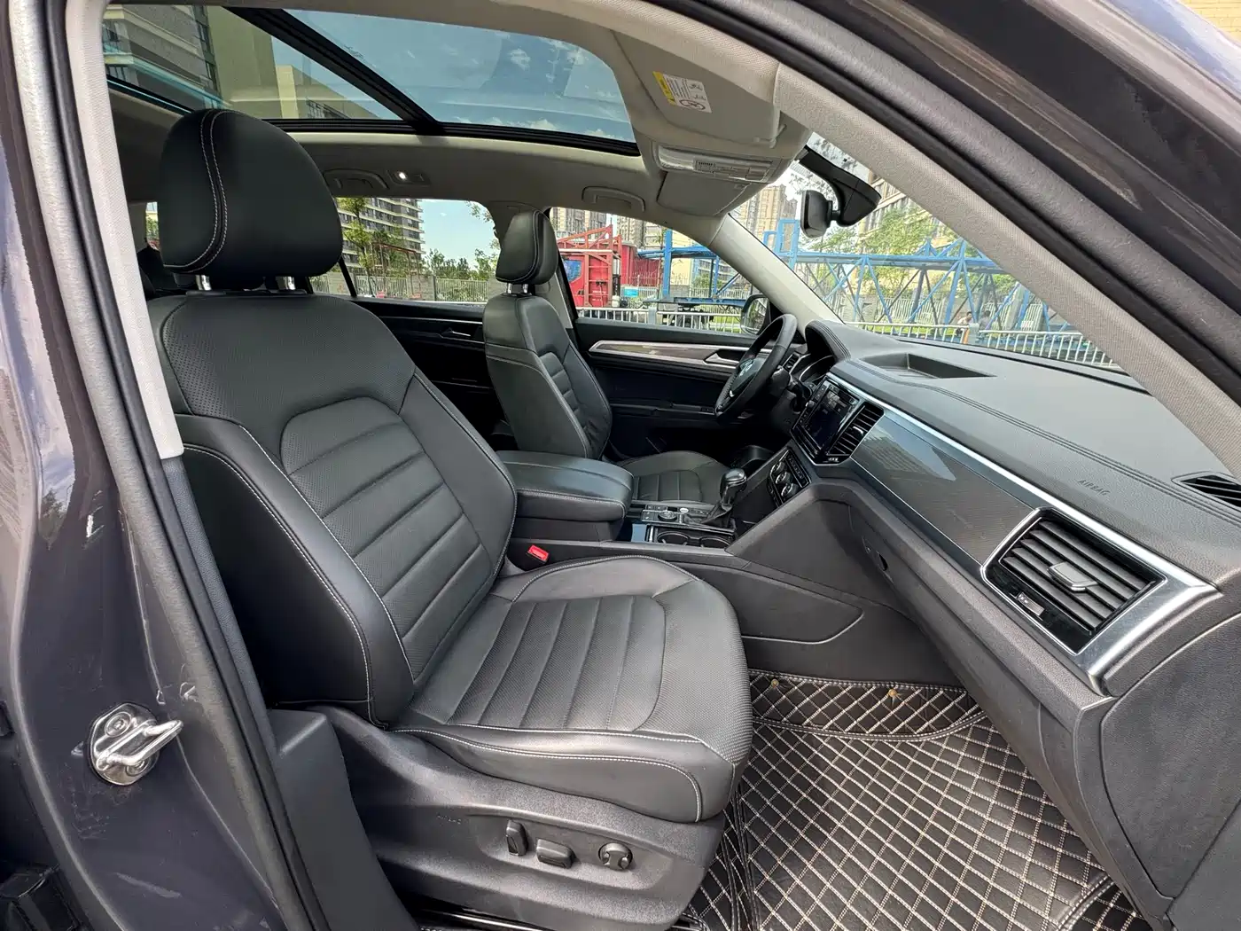 Volkswagen Teramont 2019 380TSI 4WD Luxury Edition China VI фото 10