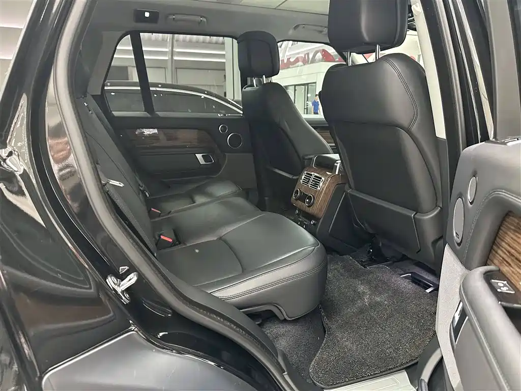 Land Rover Range Rover 2019 3.0 SC V6 Golden Age Edition фото 14