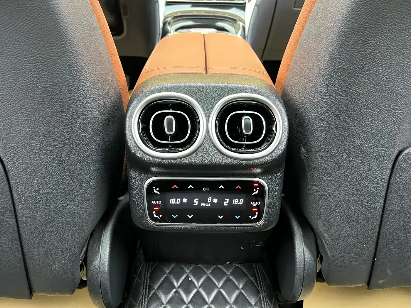 Mercedes-Benz GLC 2023 Facelift GLC 260 L 4MATIC Sport 7-Seater фото 26
