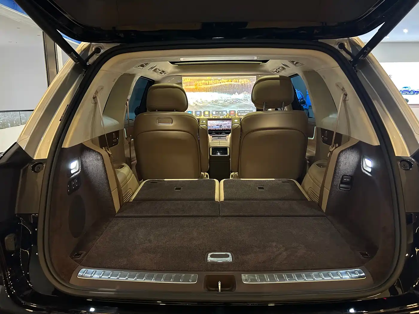 AITO Wenjie AITO M9 2025 Extended Range Ultra 52kWh 6-Seater фото 11