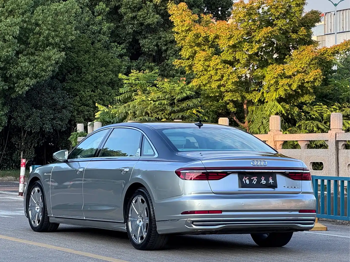 Фото 4 - Audi A8
