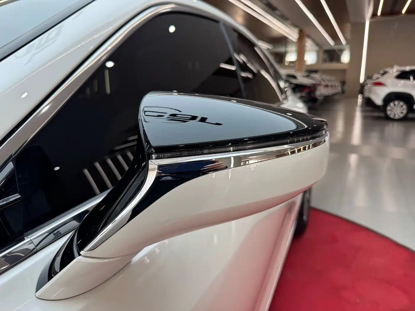 Lexus ES 2023 200 Excellence Edition фото 35