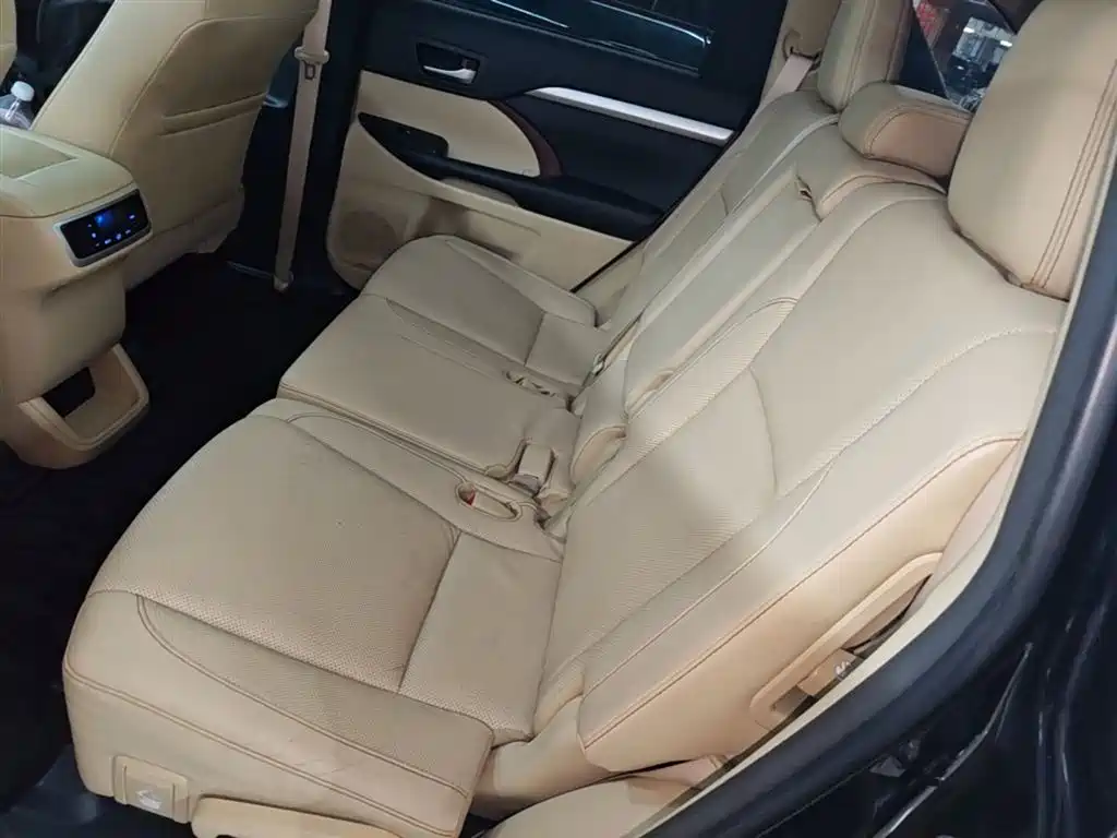 Toyota Highlander 2015 2.0T AWD Luxury Edition 7-seater фото 16