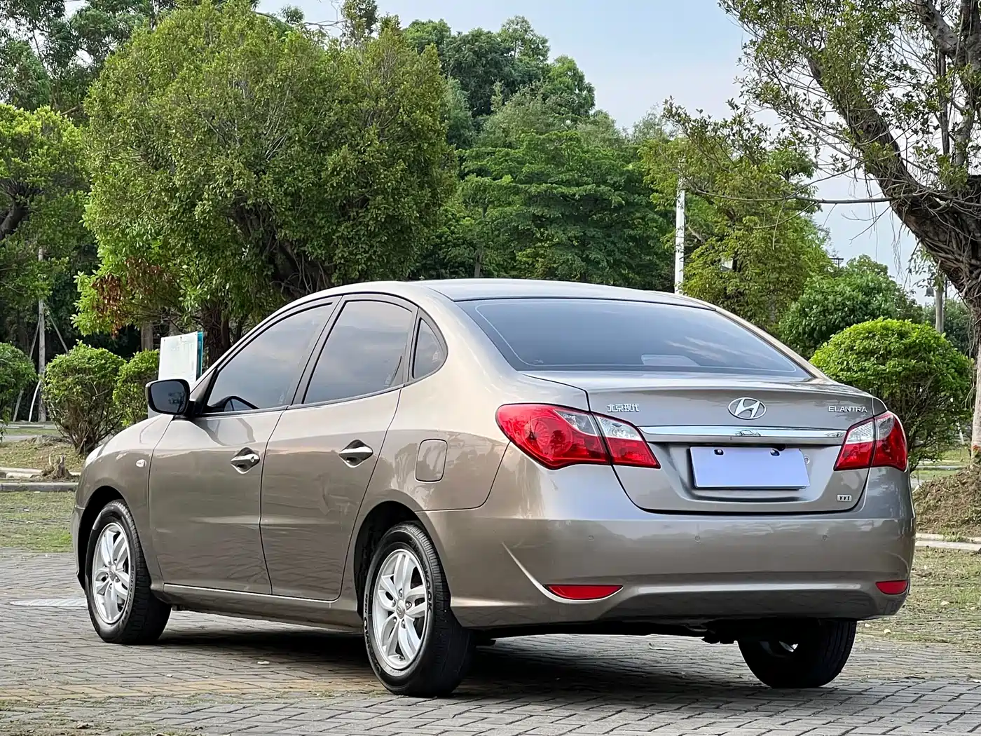 Hyundai Elantra 2011 1.6L Automatic Comfort фото 6